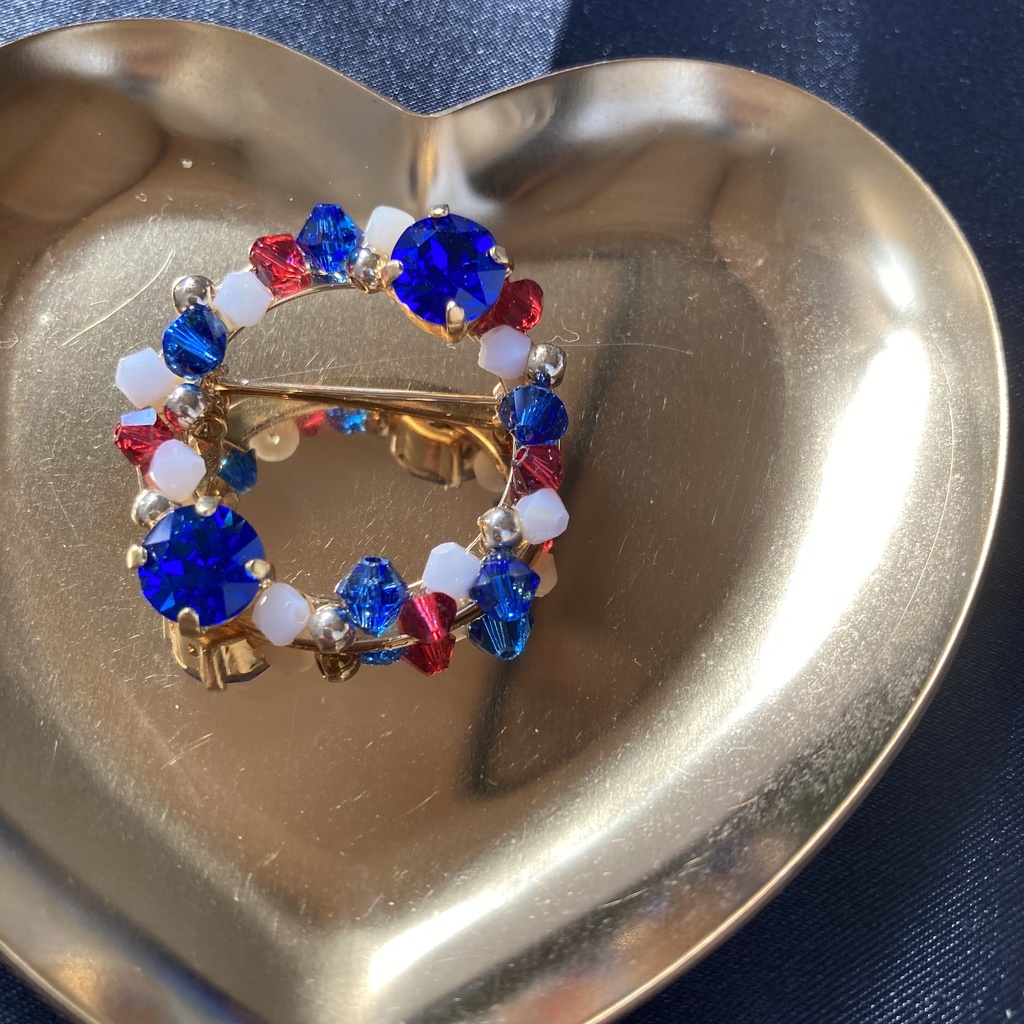 twst 寮イメージスワロブローチ