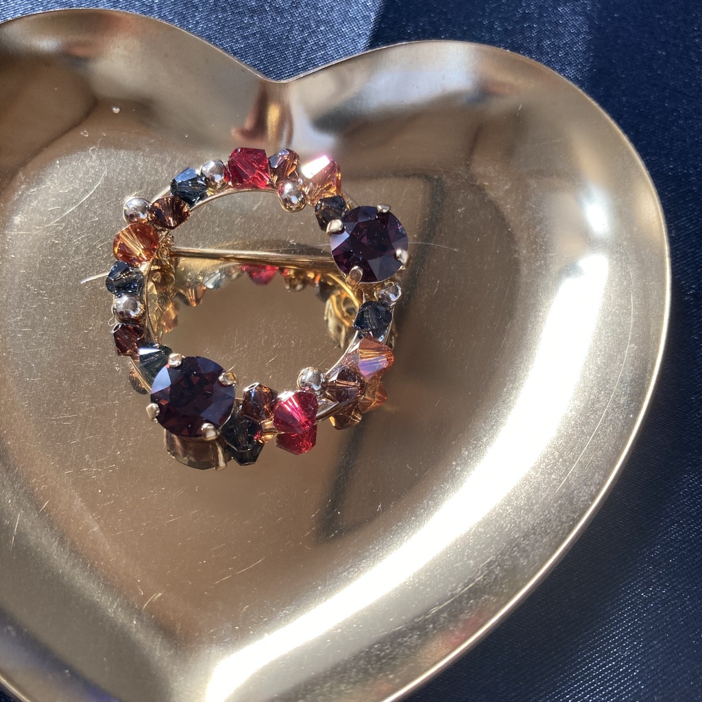 twst 寮イメージスワロブローチ