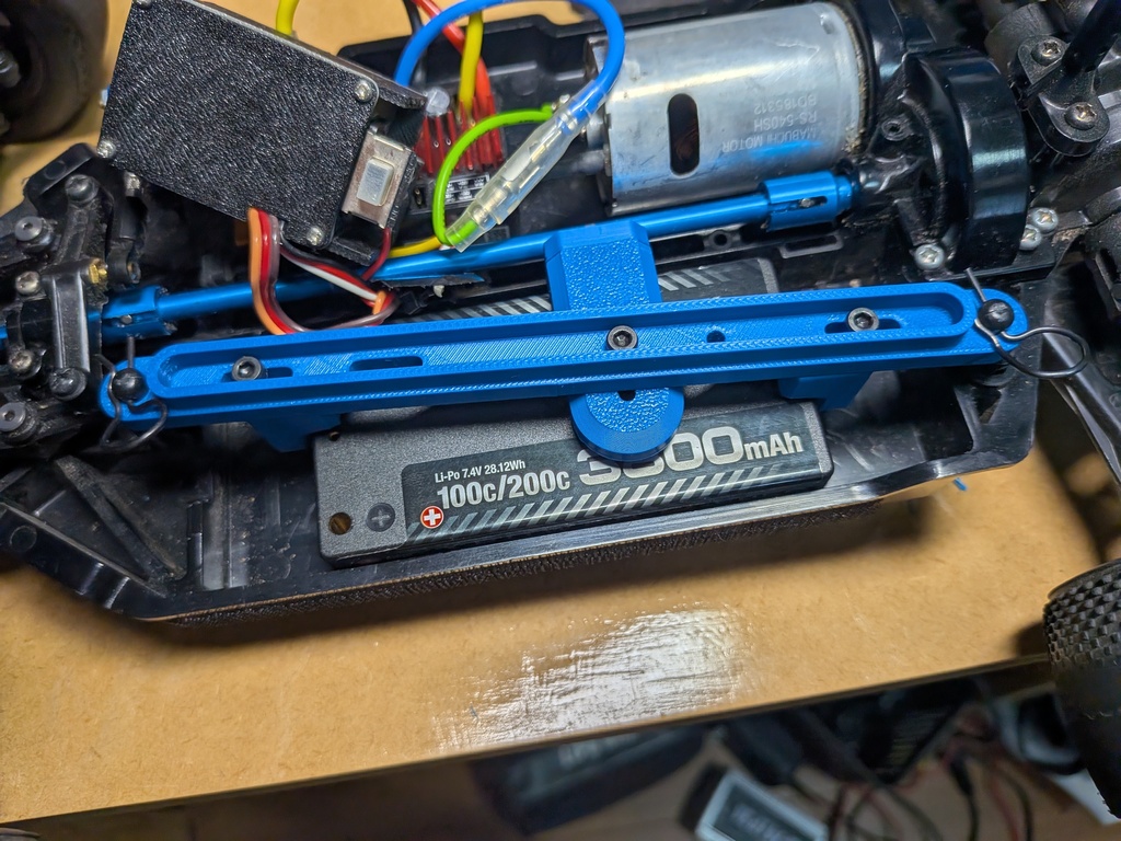 TT02B用ショートリポホルダー(黒)無加工で100g以上軽量化!