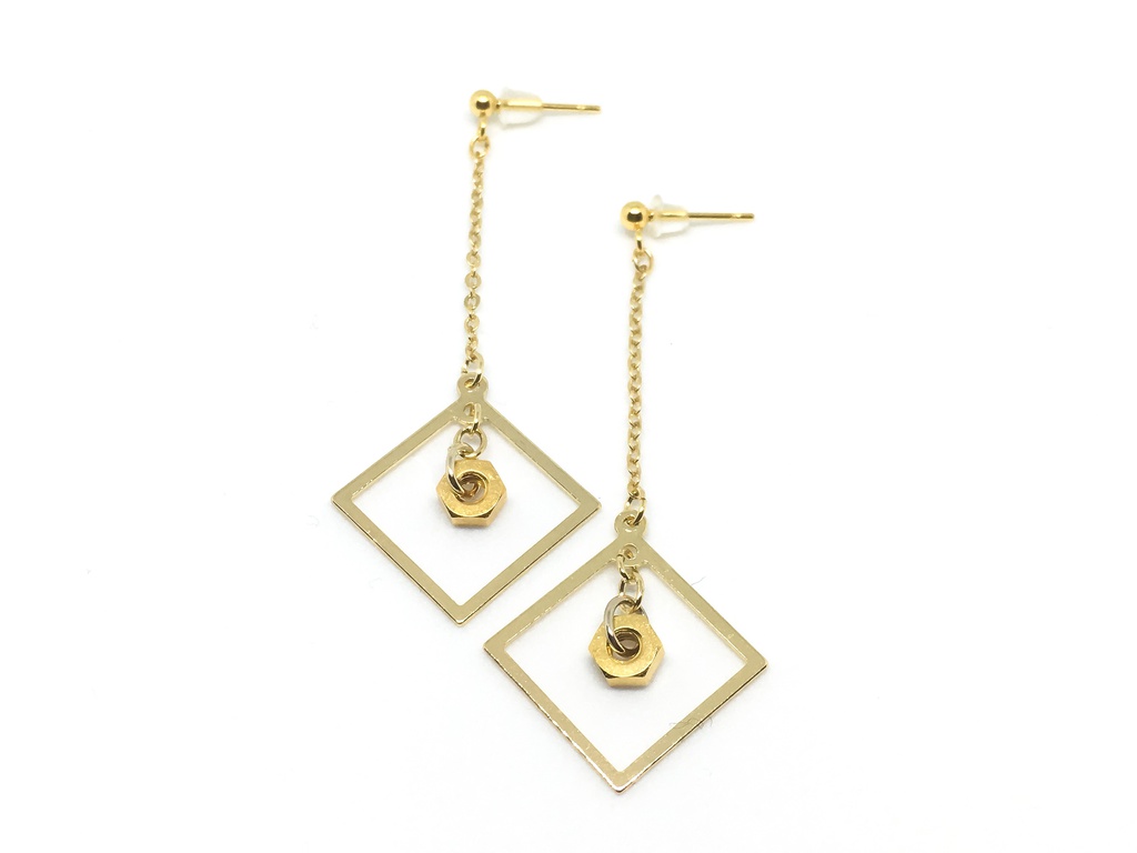 スクエアピアス-M3ナット組み込み