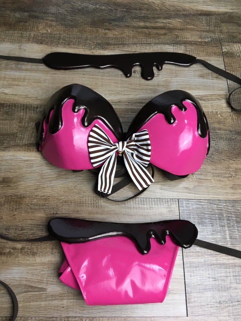 チョコレートビキニアーマー