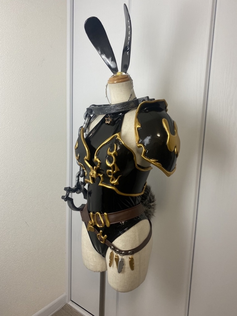 クロウサギさんビキニアーマー