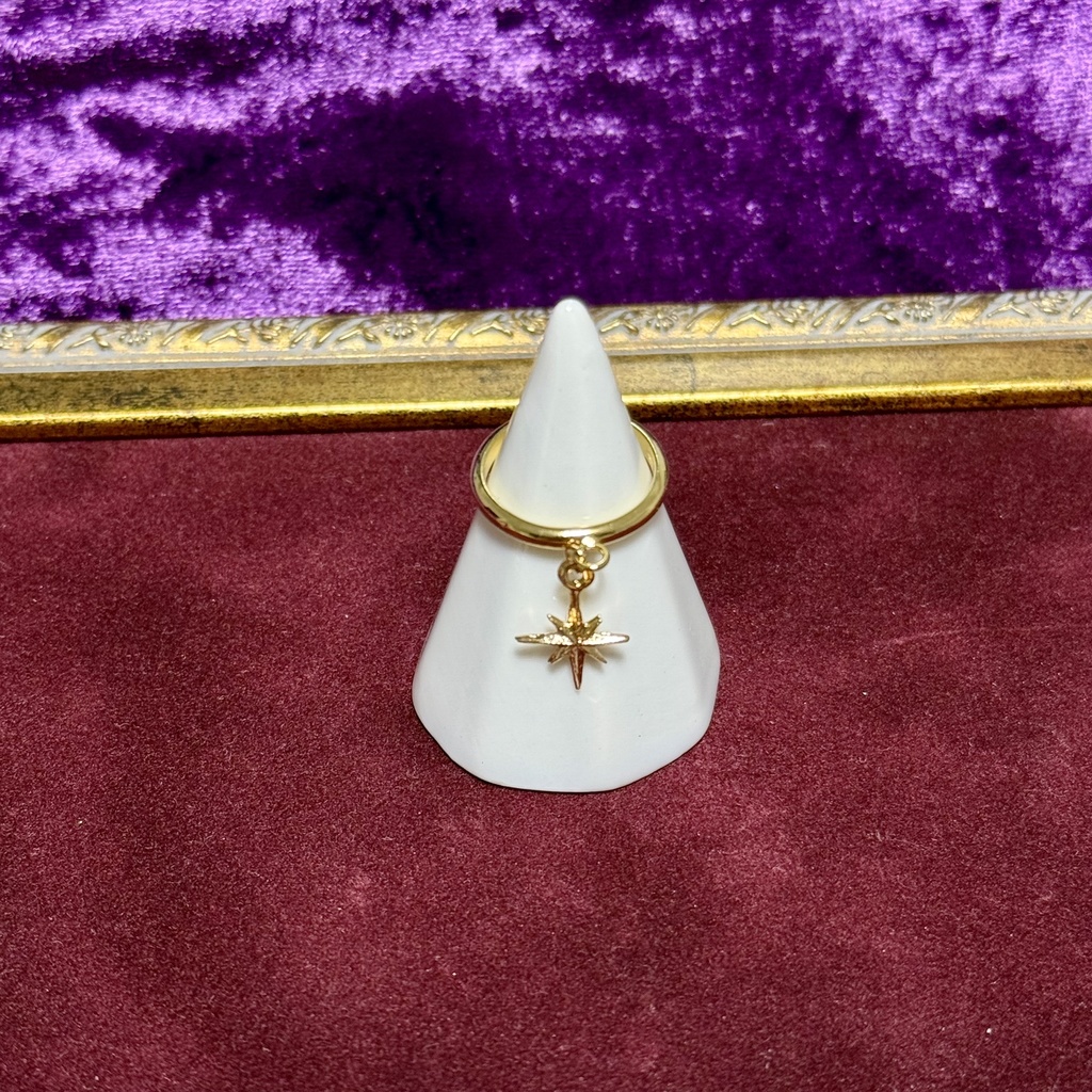 星の揺れるリング