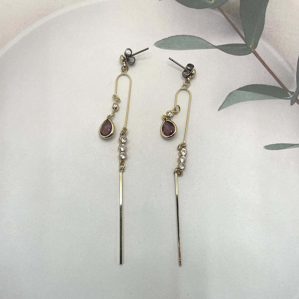 輝の内に ピアス