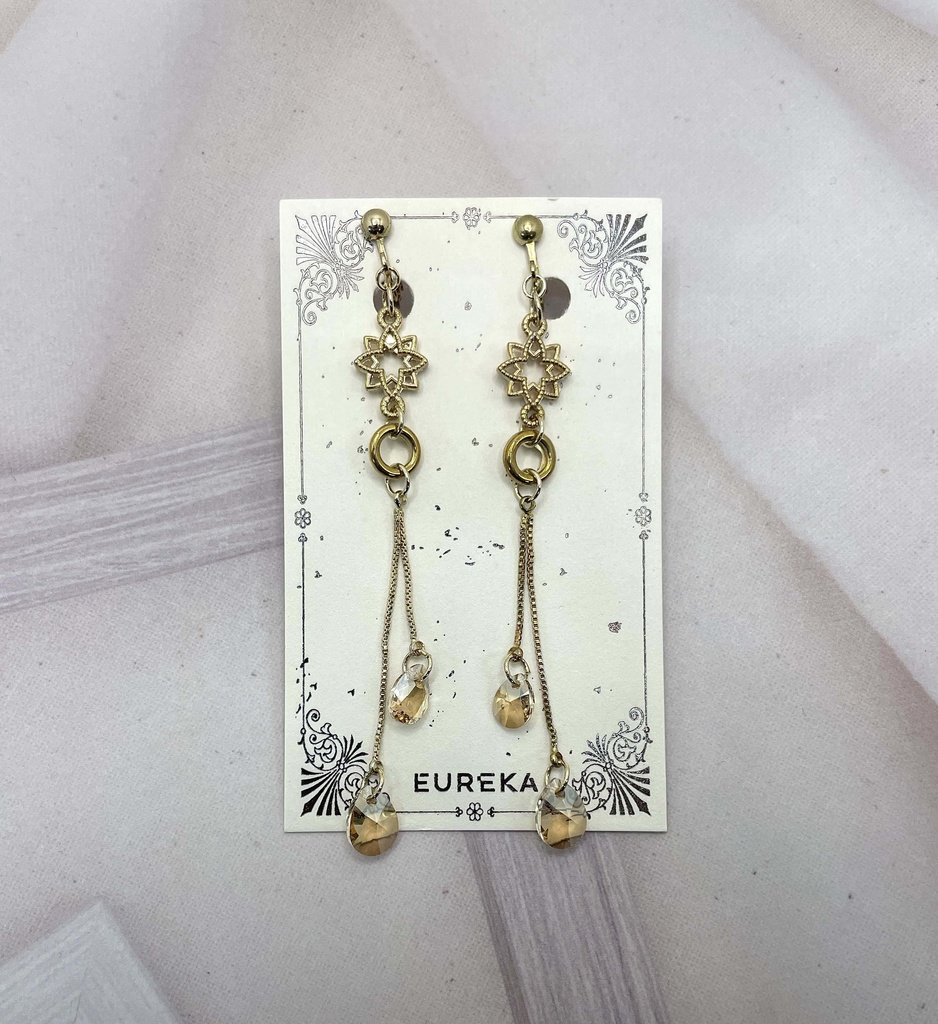 静かに揺れる　イヤリング