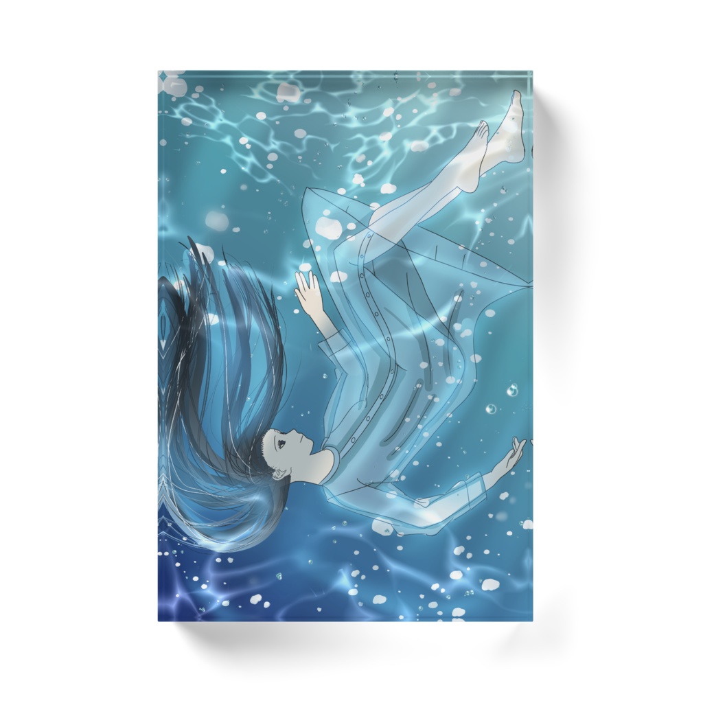 水中に入っている女性