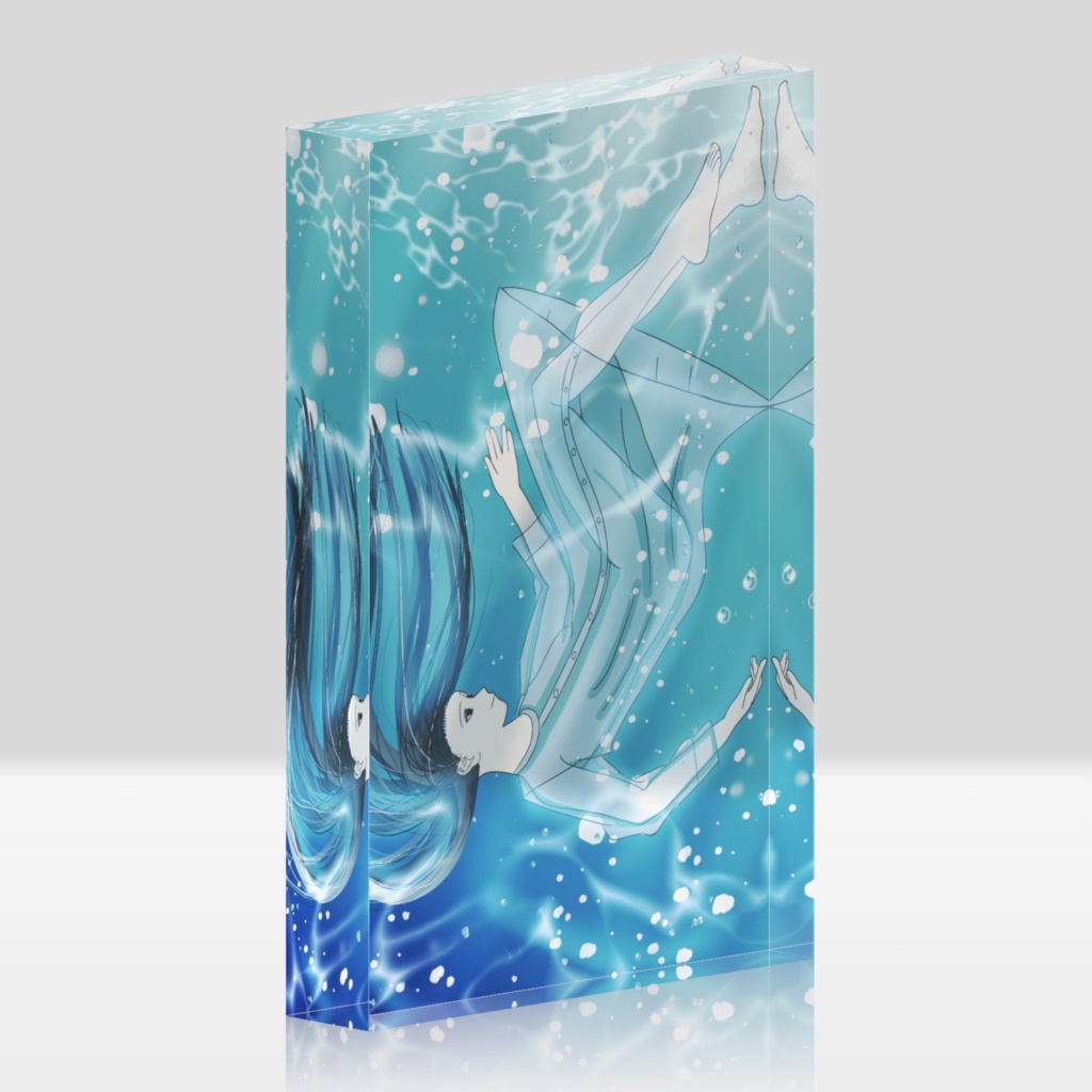 水中に入っている女性