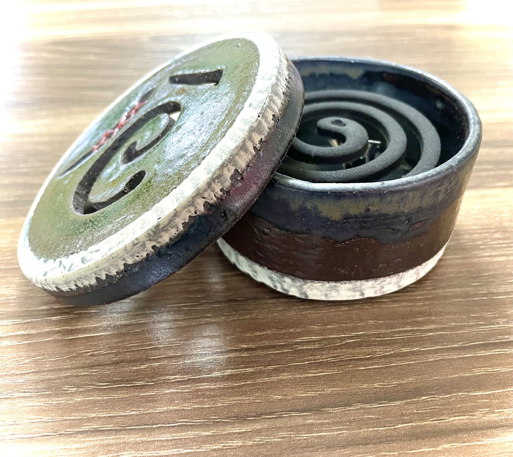 鍵山雛モチーフ蚊取り線香陶器