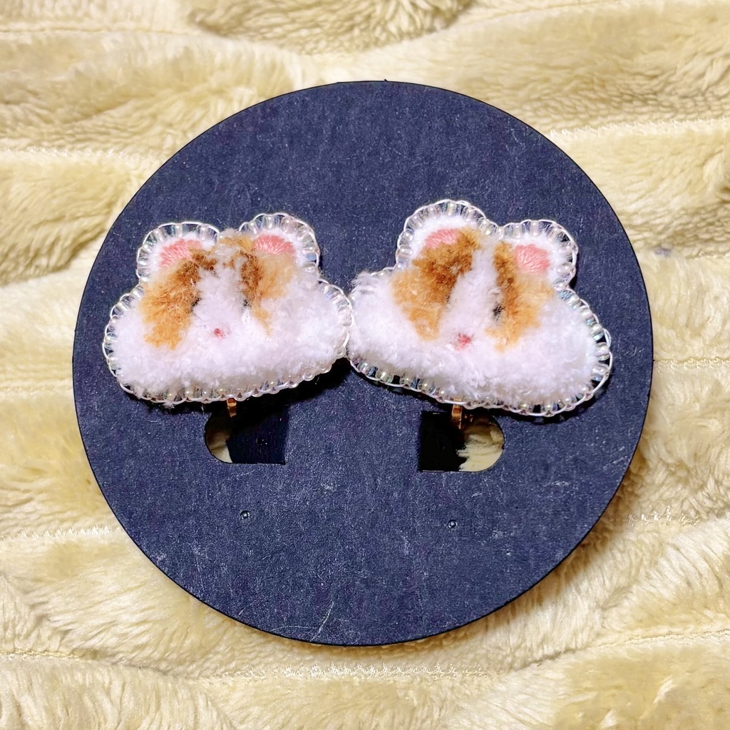 もこもこ刺繍イヤリング