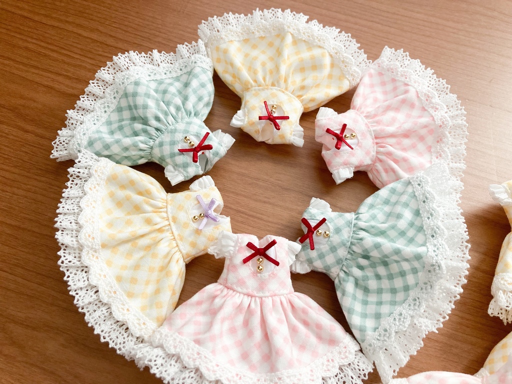 【オビツ11 ・ピコP】ミニエプロン付きワンピース(ピンク×レッド)