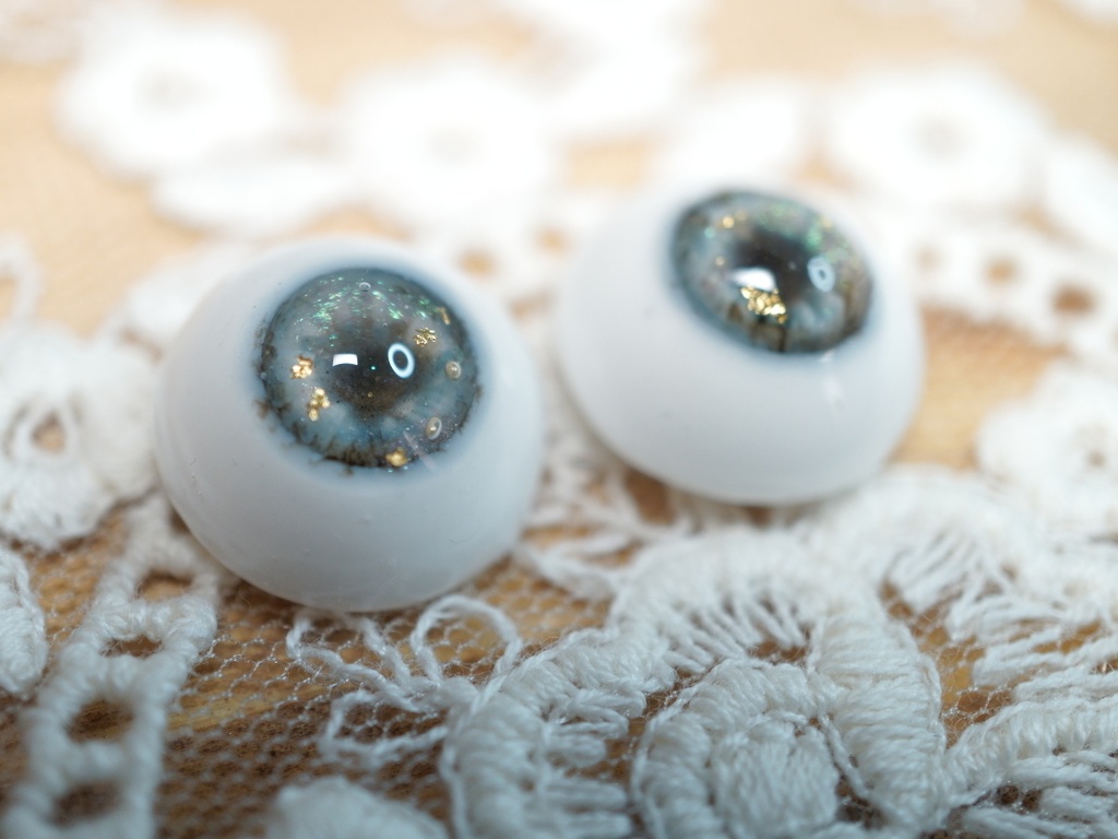 【翠羽の輝き 1407-1】14mm/虹彩7mm