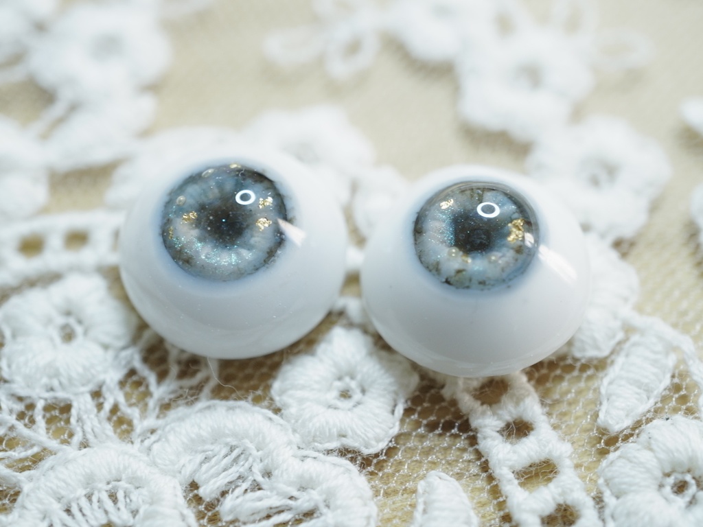 【翠羽の輝き 1407-1】14mm/虹彩7mm