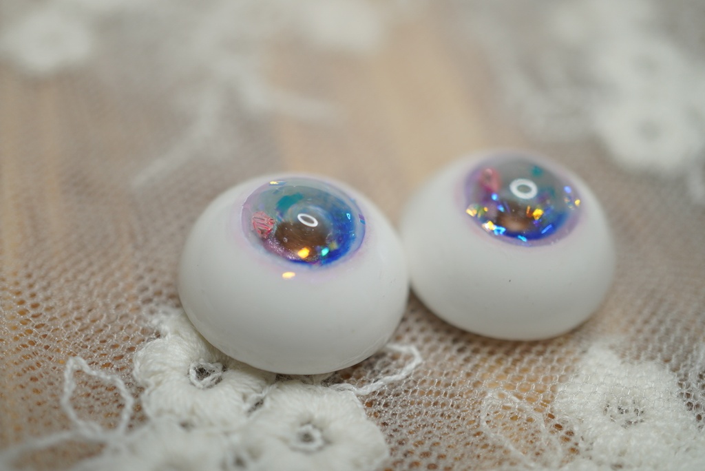 【瑠璃に撫子1608】16mm/虹彩約8mm