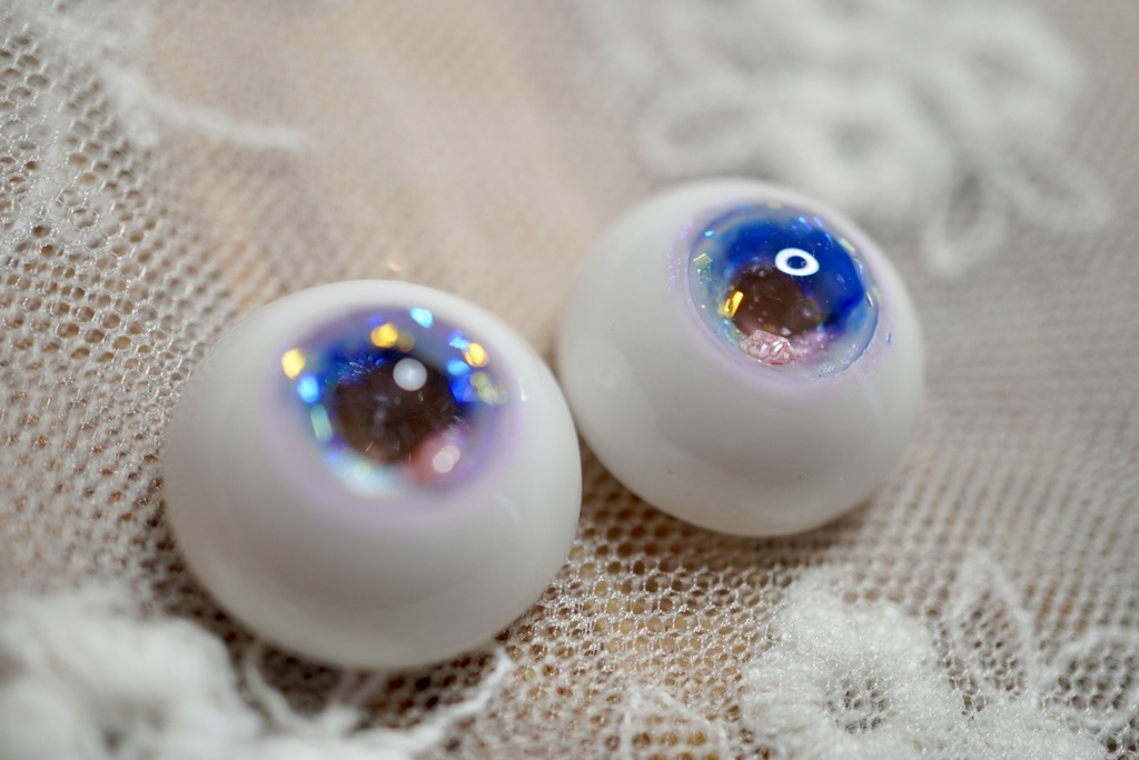 【瑠璃に撫子1608】16mm/虹彩約8mm