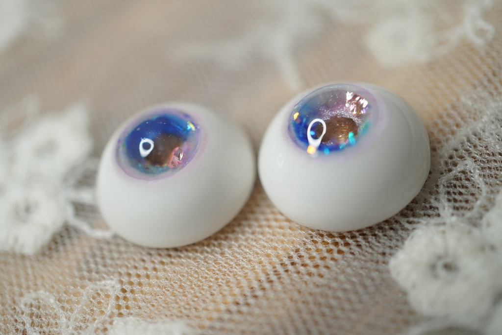 【瑠璃に撫子1608】16mm/虹彩約8mm