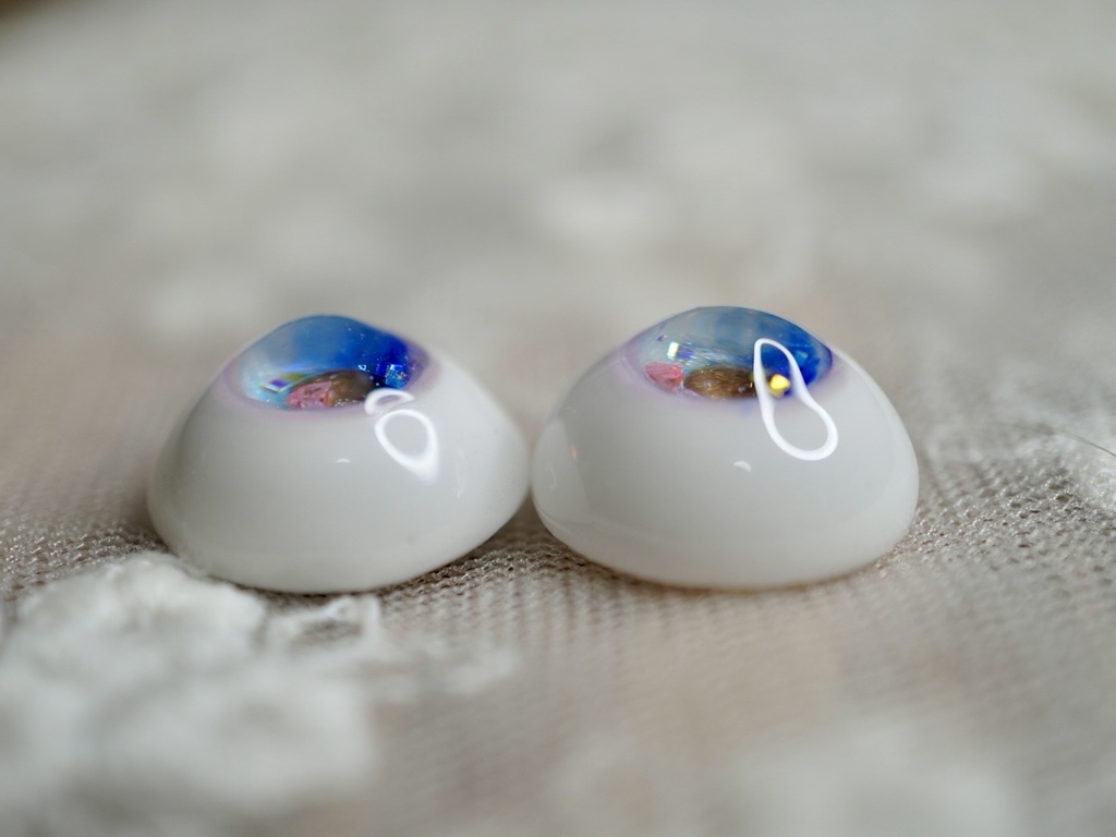 【瑠璃に撫子1608】16mm/虹彩約8mm
