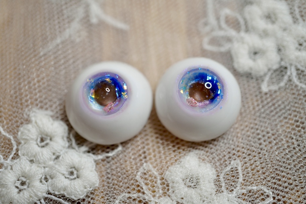 【瑠璃に撫子1608】16mm/虹彩約8mm