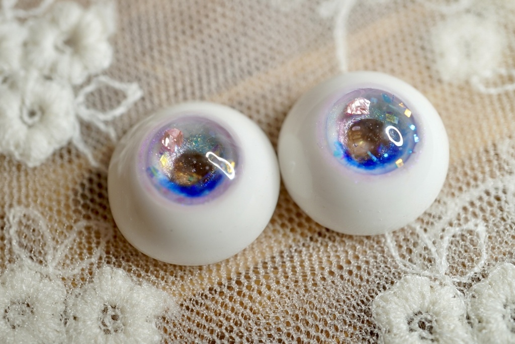 【瑠璃に撫子1608】16mm/虹彩約8mm