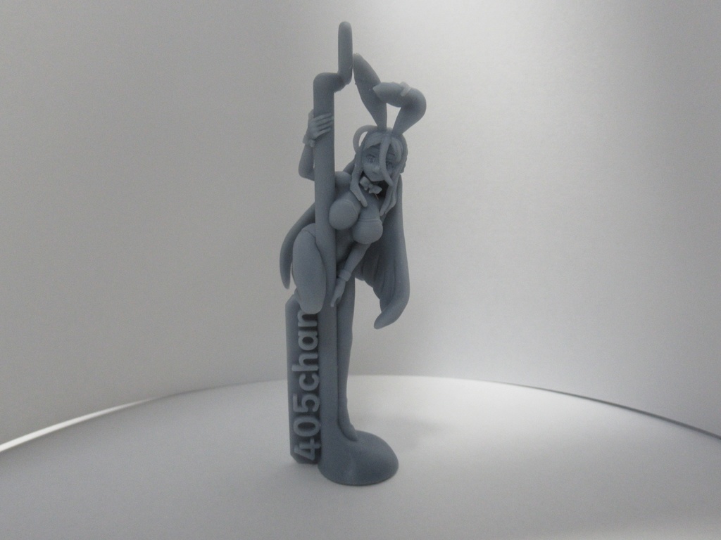 兎美ショーコさんポールフィギュア