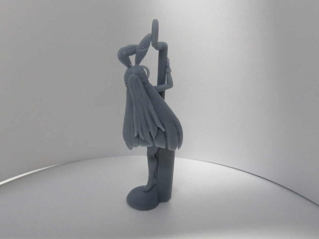 兎美ショーコさんポールフィギュア