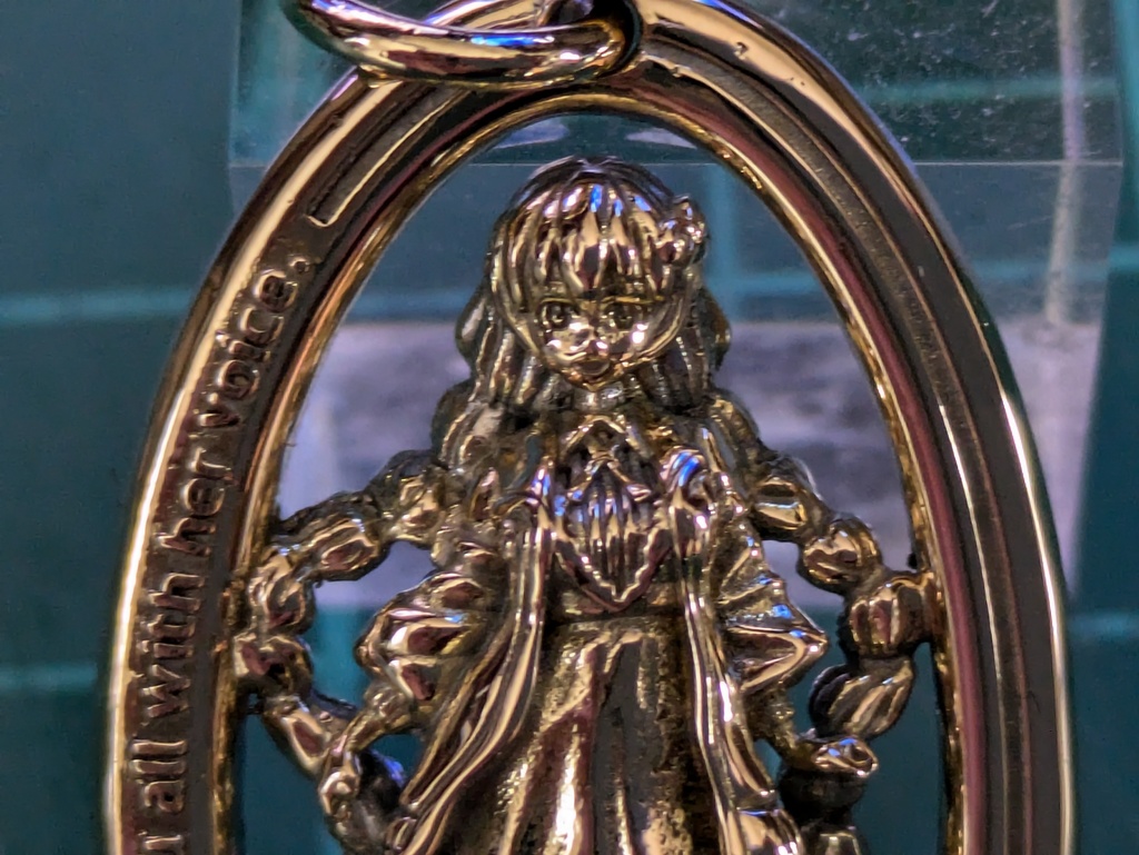 あかりちゃん18金フレームペンダント