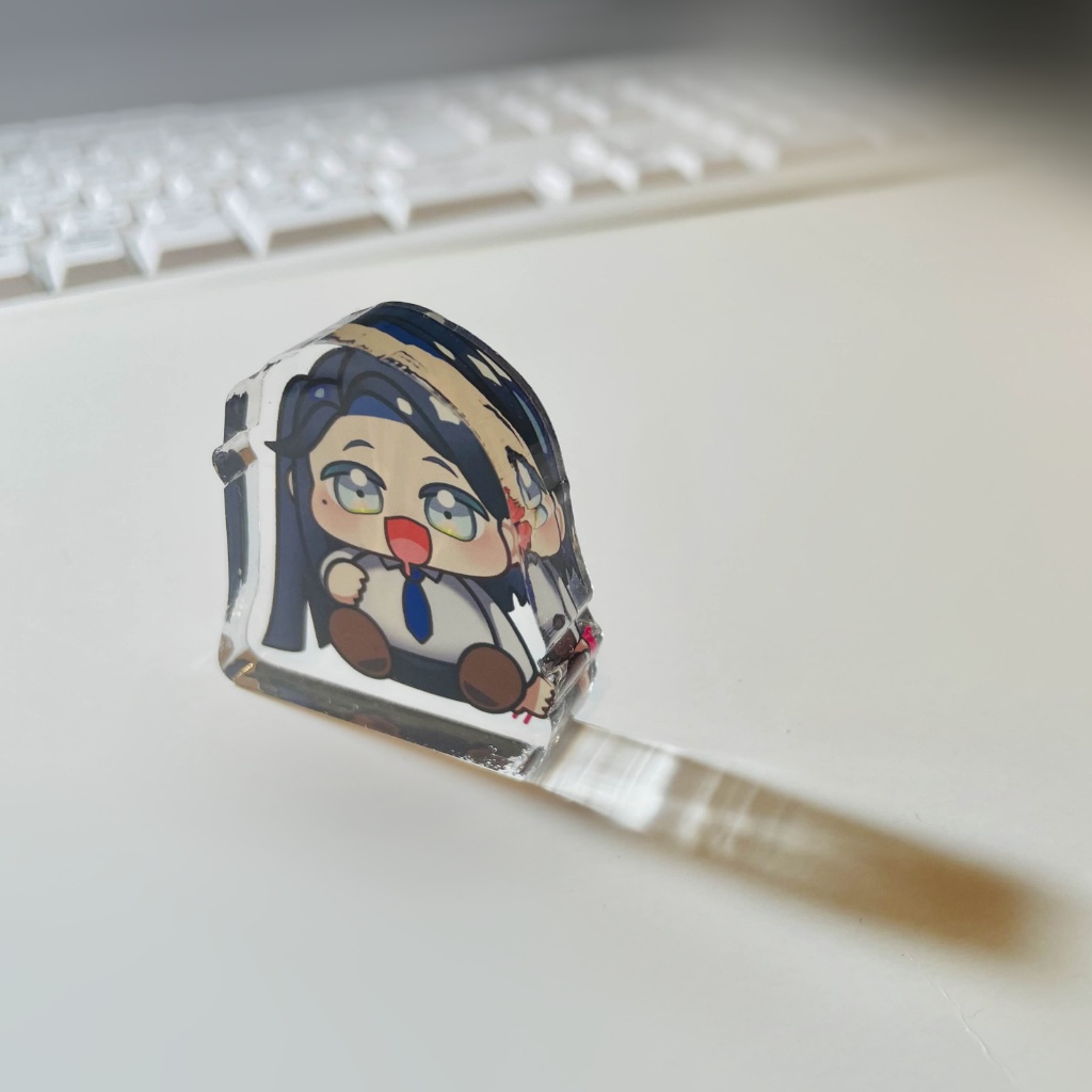 「とーごイ洋志 満腹」分厚いアクリルブロック