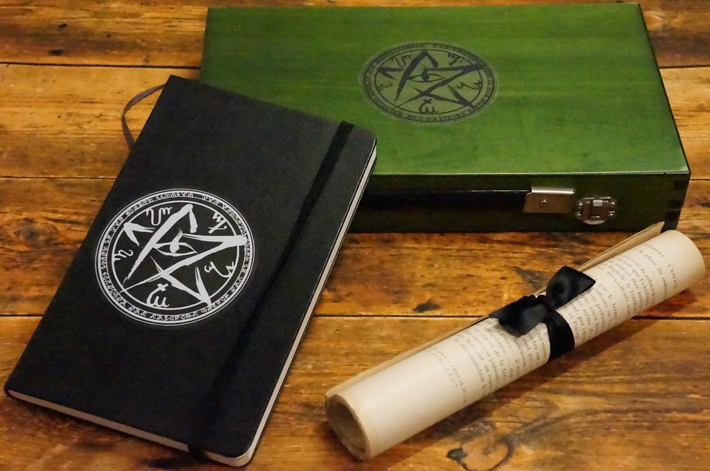 【クトゥルフ神話】エルダーサインステッカー(ブラック)