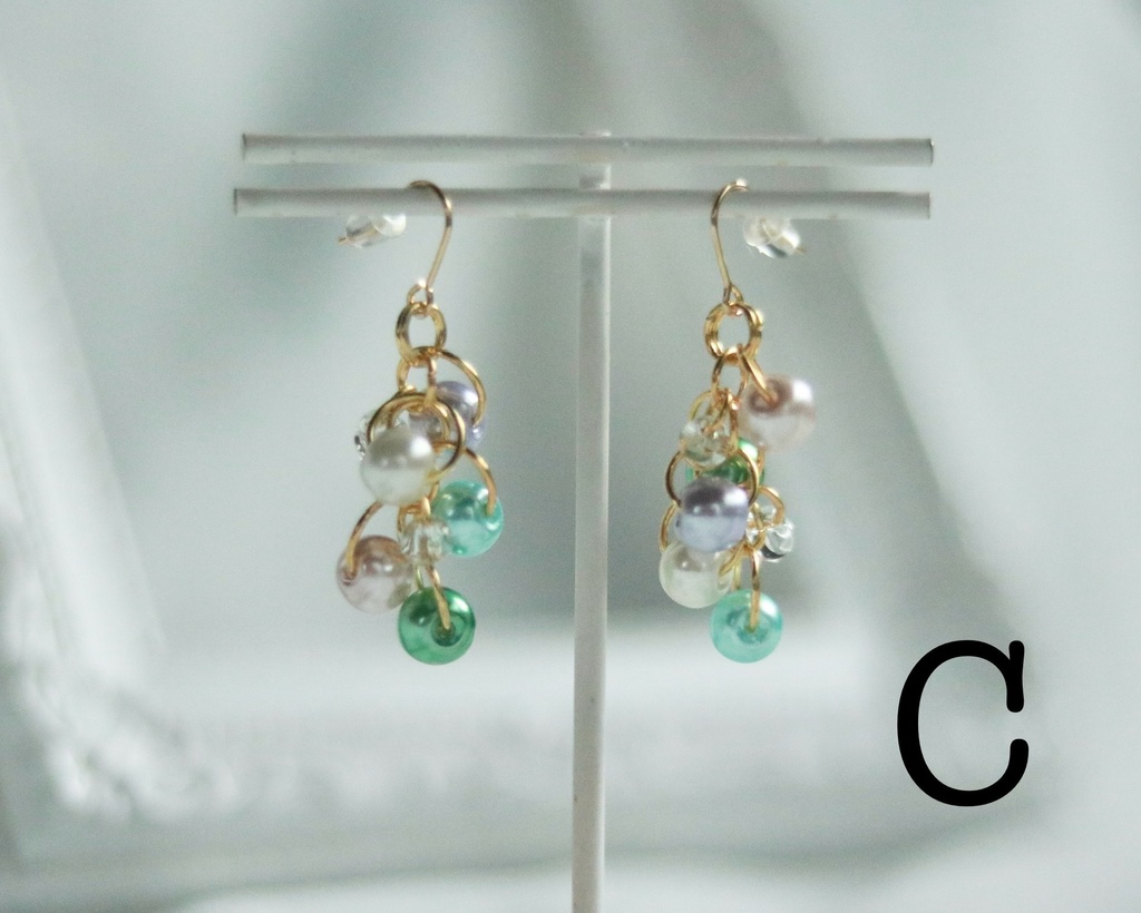 カラフルピアス