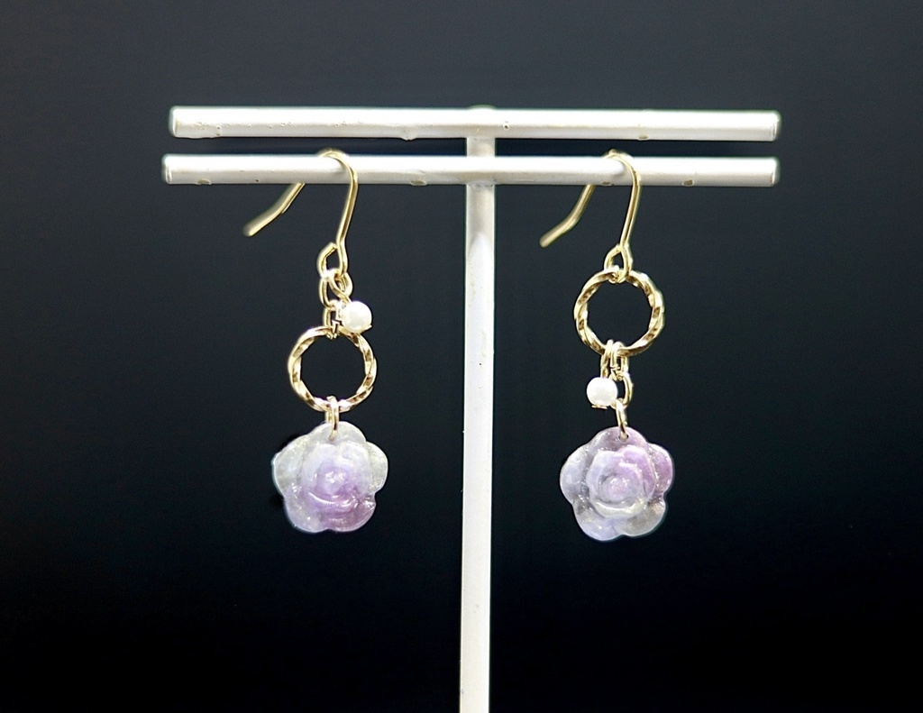 花のピアス