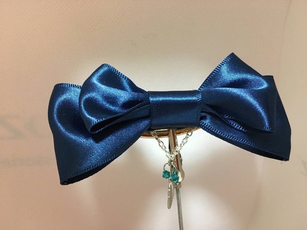 サバイバー リボンヘアクリップ