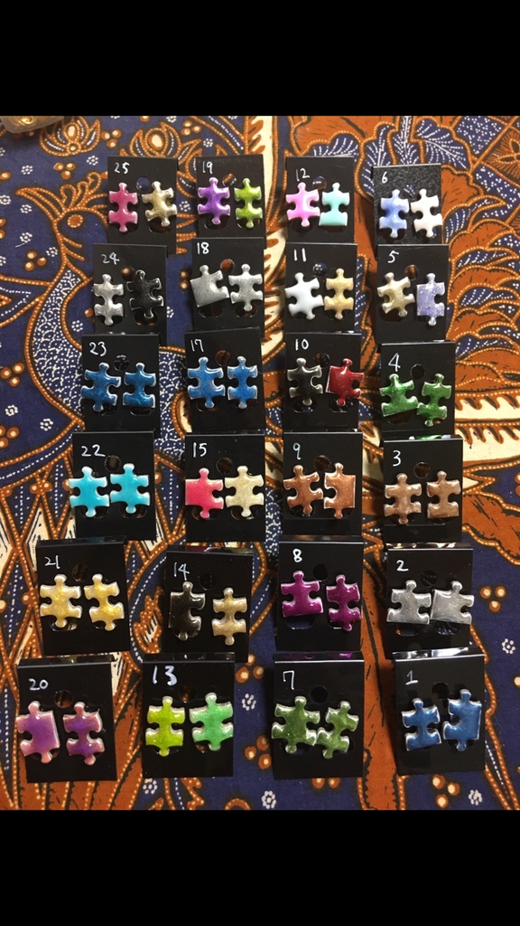 ピース型イヤリング