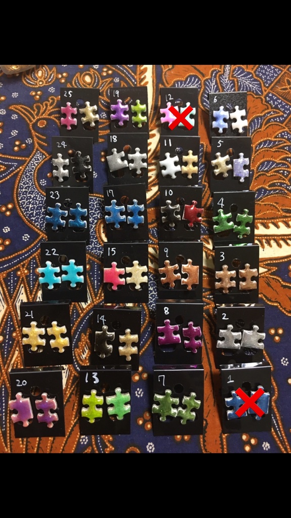 ピース型ピアス