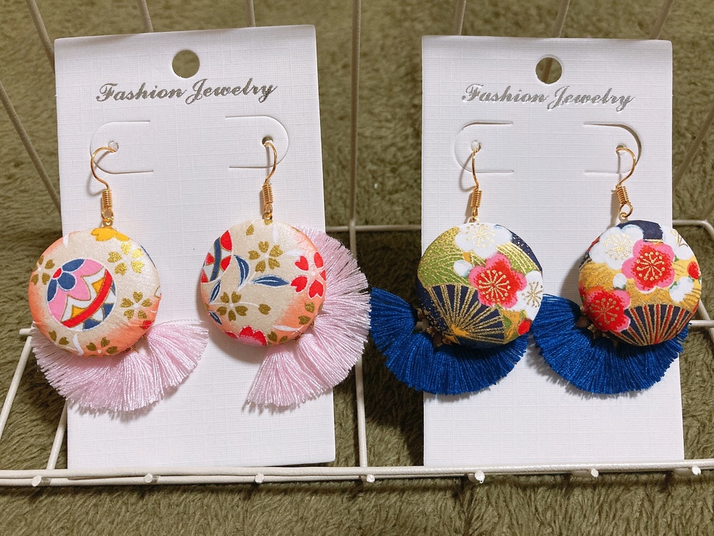 くるみボタンとタッセルのピアス(ミニ)