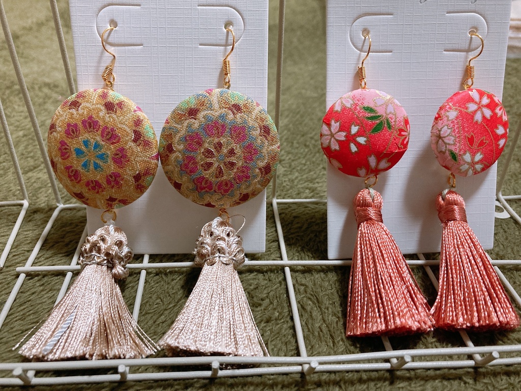 くるみボタンとタッセルのピアス(ロング)