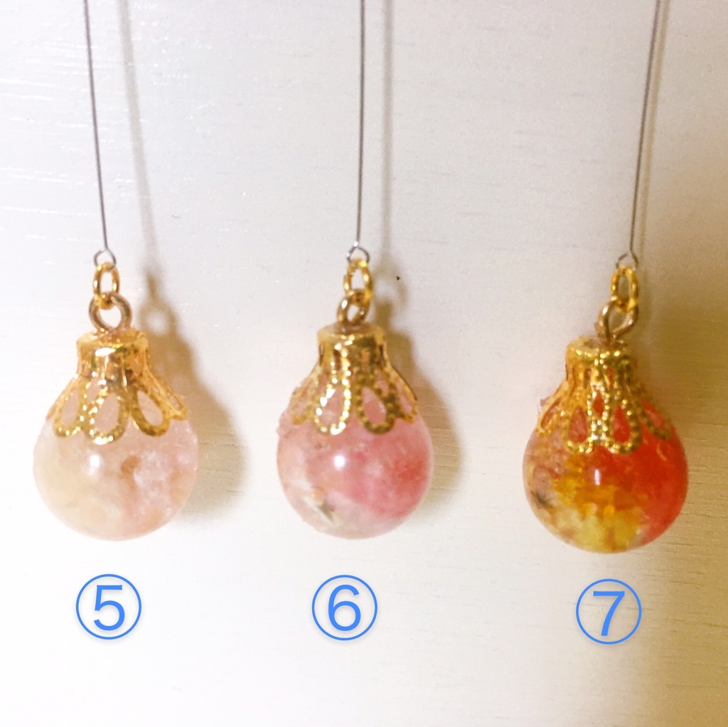 【片耳用】ドライフラワーの球体ピアス