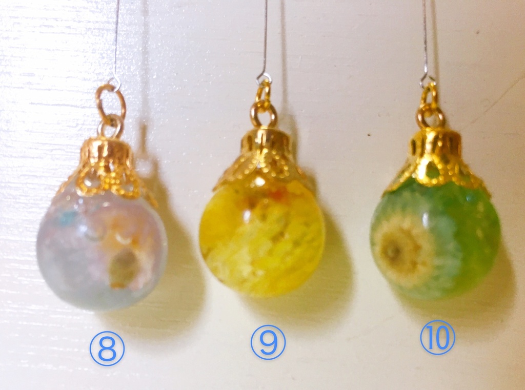 【片耳用】ドライフラワーの球体ピアス