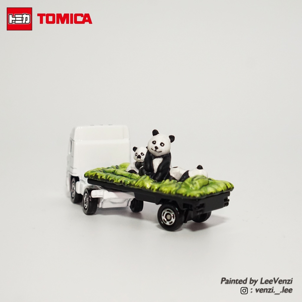 Tomica Panda truck (Re-painted)