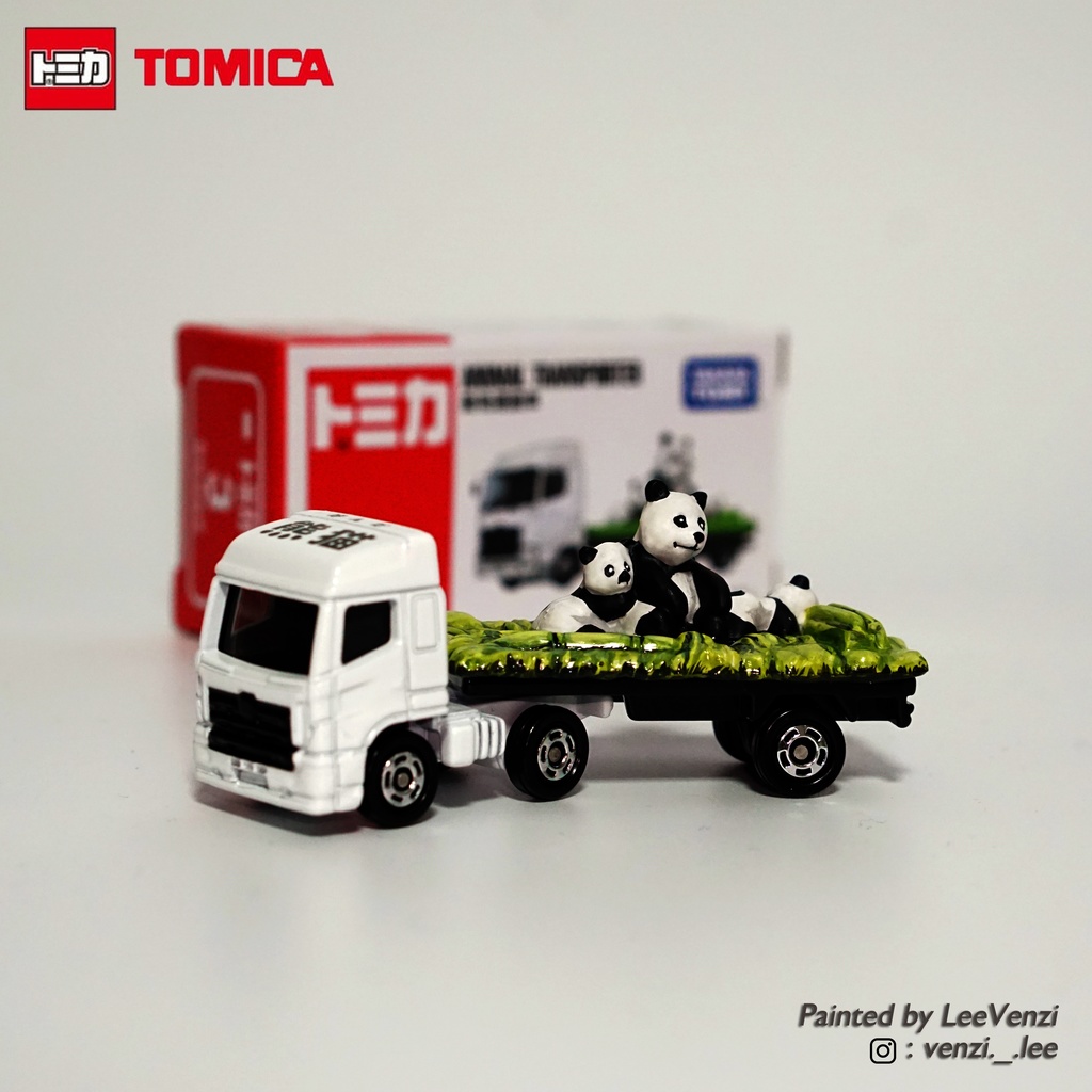 Tomica Panda truck (Re-painted)