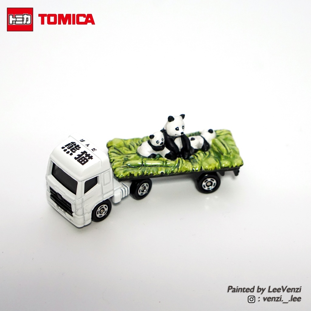 Tomica Panda truck (Re-painted)