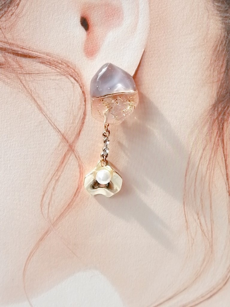 オクタ揺れる貝殻パールイヤリング・ピアス