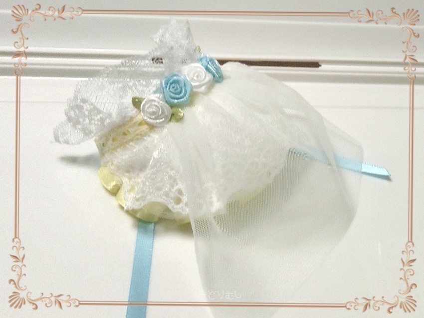 ウエディングドレス(リボン黄)☆俵型マスコットサイズ