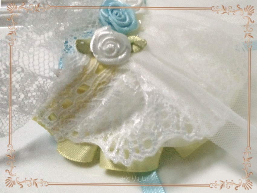 ウエディングドレス(リボン黄)☆俵型マスコットサイズ