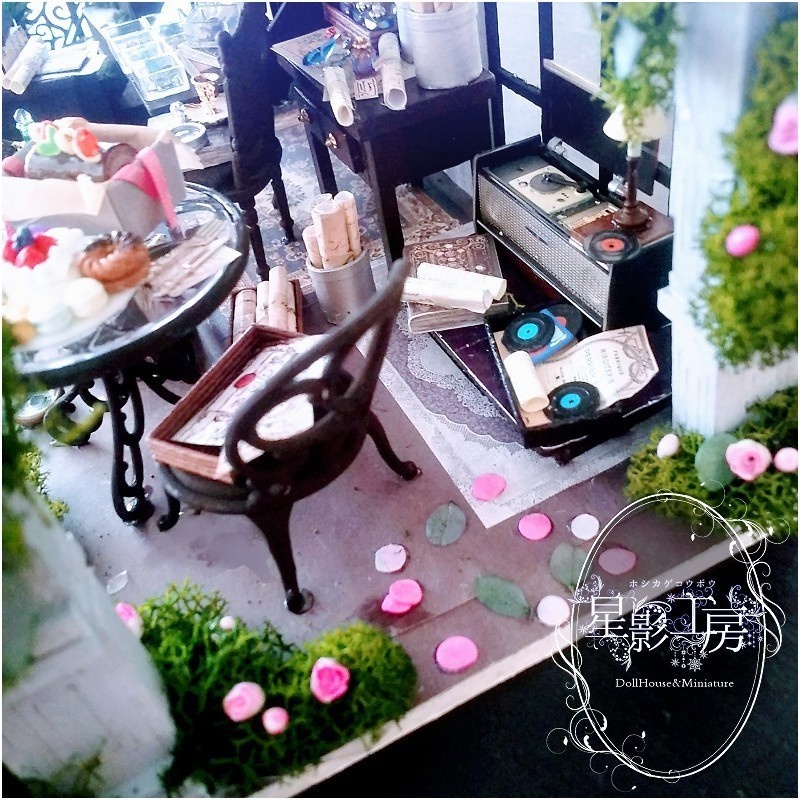 深い森の奥に佇むアトリエ-花と緑溢れる静かな空間で-