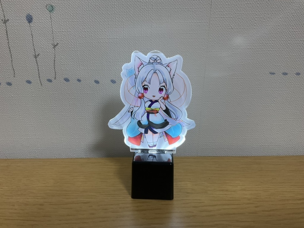 イタコ姉の光るアクリルフィギュア（おまけ付き）＊品質担保できなかったためお安く提供