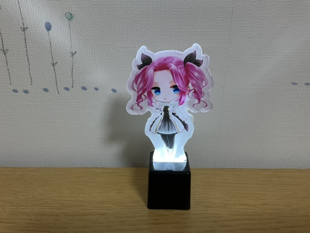 四国めたん光るアクリルフィギュア（おまけ付き）＊品質担保できなかったためお安く提供