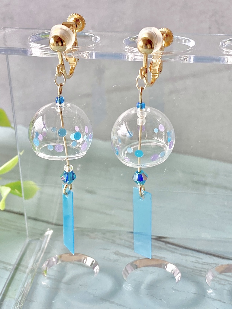 風鈴のイヤリング