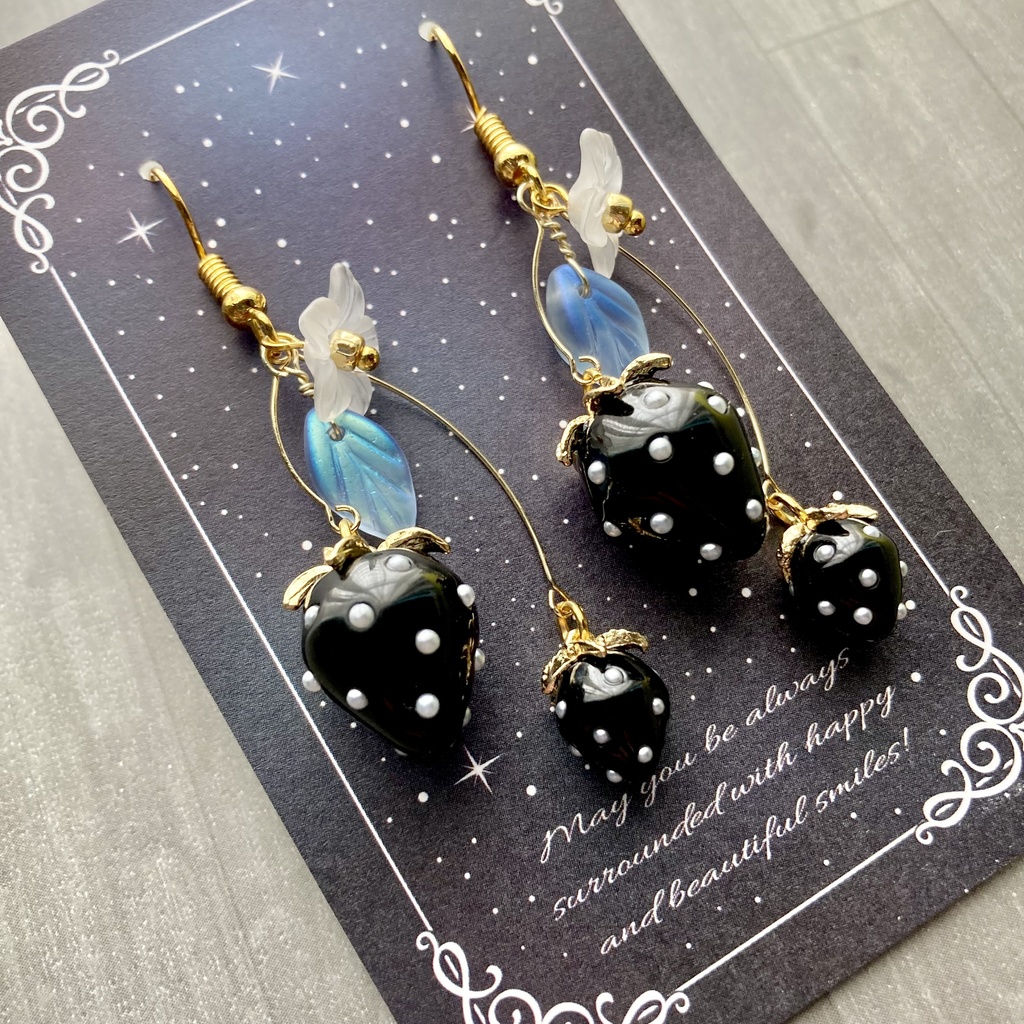 異世界のいちごのピアス