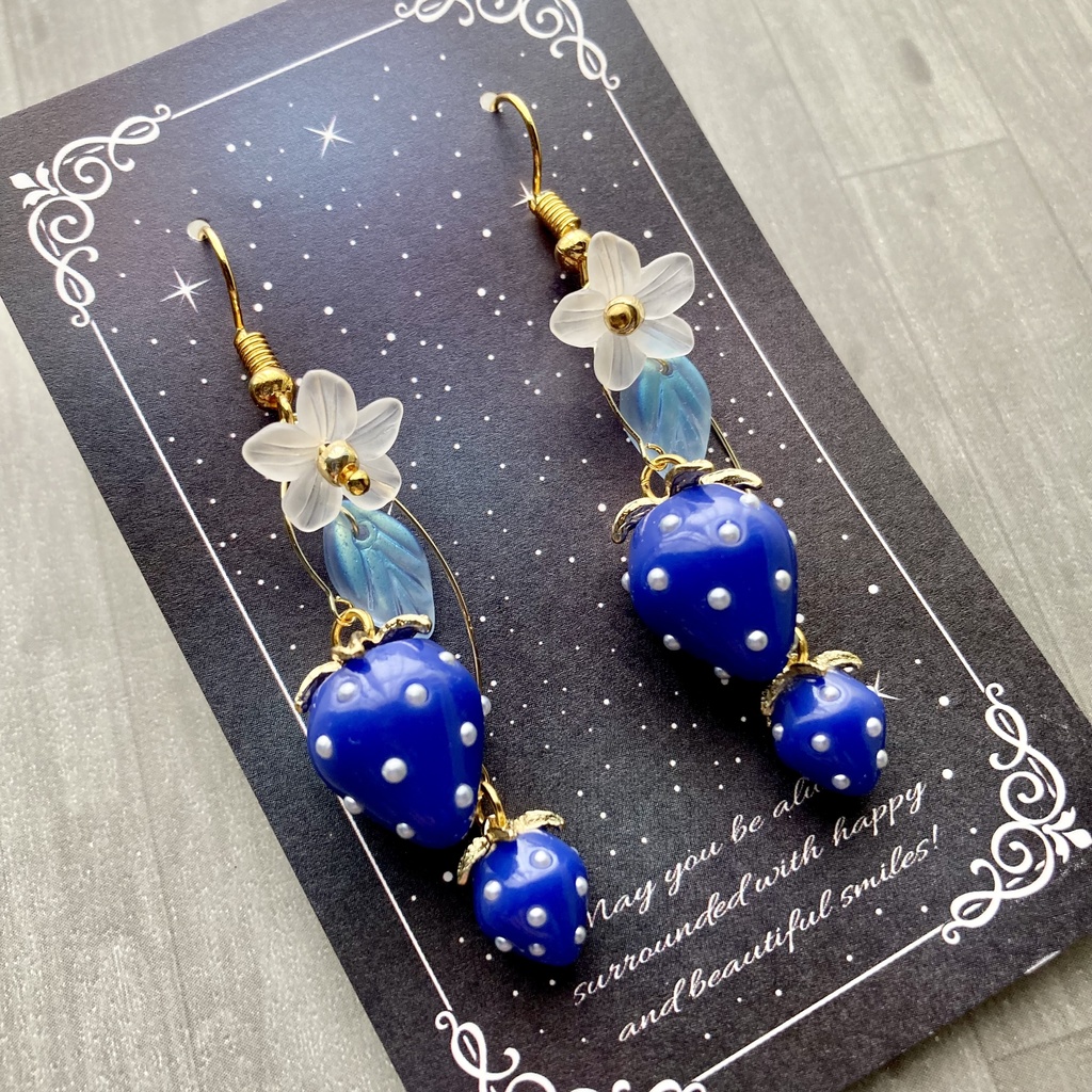 異世界のいちごのピアス