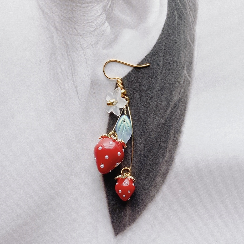 異世界のいちごのピアス