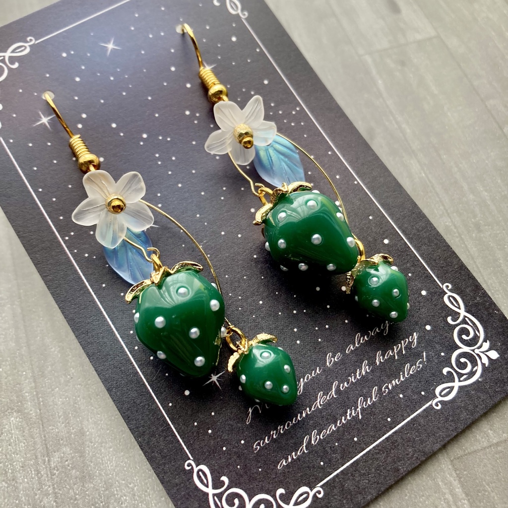 異世界のいちごのピアス